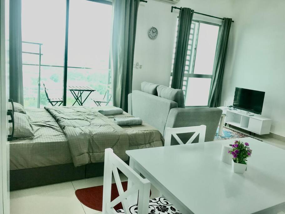 Cozy Cybersquare High Floor View King Bed Free Parkin Netflix With Wi-fi 173 Apartment Cyberjaya